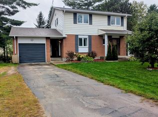 13 S Tamarack St, Deep River, ON K0J1P0