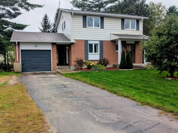 13 S Tamarack St, Deep River, ON K0J 1P0