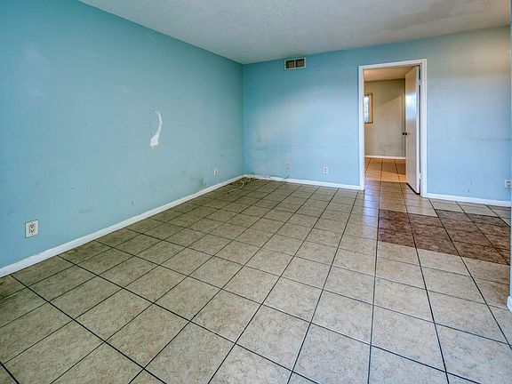 3rd image of 111 N L Street #8