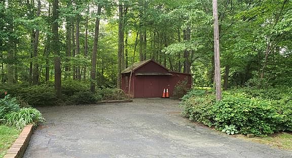 3rd image of 9107 Wedgewood Dr