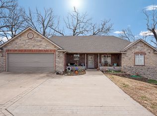 2850 Harber Oaks Loop, Grove, OK 74344