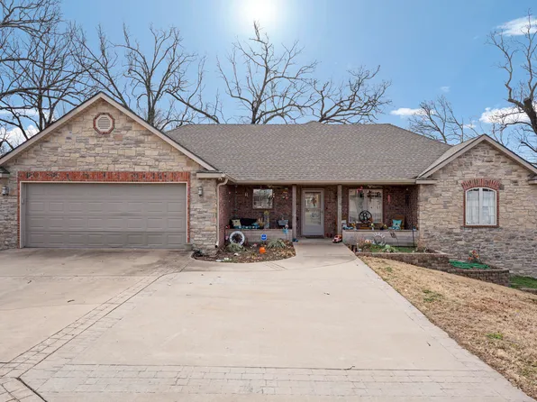 2850 Harber Oaks Loop, Grove, OK 74344
