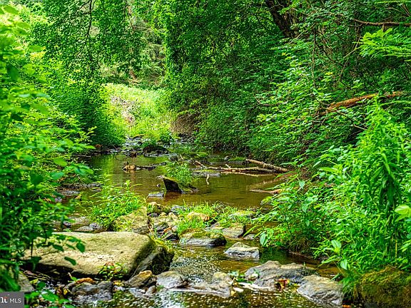 4th image of 1024 Deer Creek Church Rd