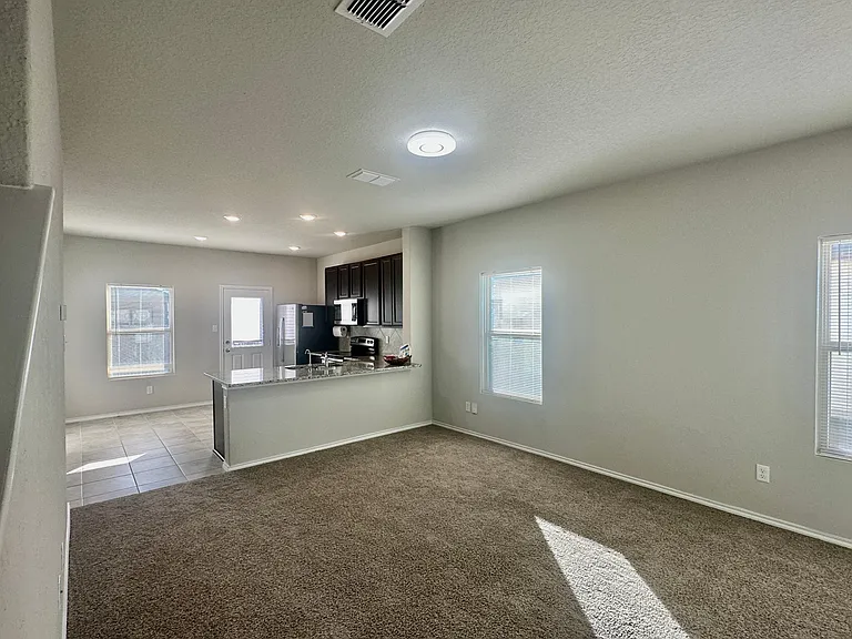 2505 Marty Way — Photo 10