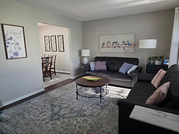 4th image of 6013 Darby Ln