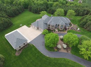 2741 Holiday Ct, Neenah, WI 54956