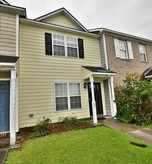 104 Streamwood Dr — Photo 4