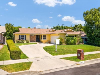 23839 Oxnard St, Woodland Hills, CA, 91367