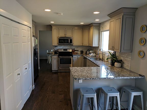 3rd image of 1005 Northridge Rd