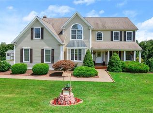 11 Farmview Dr, New Milford, CT 06776