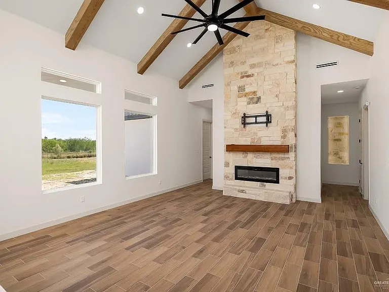 8100 Coyote Dr — Photo 2