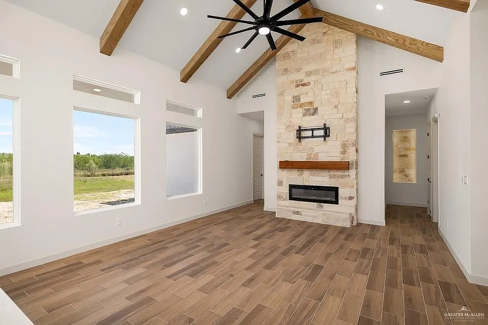Building Photo - 8100 Coyote Dr