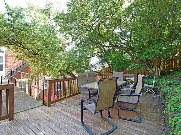 3rd image of 1009 Paradrome St