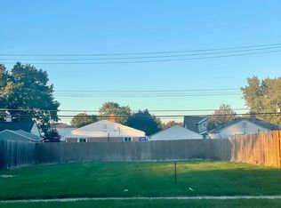23017 E Thirteen Mile Rd, Saint Clair Shores, MI