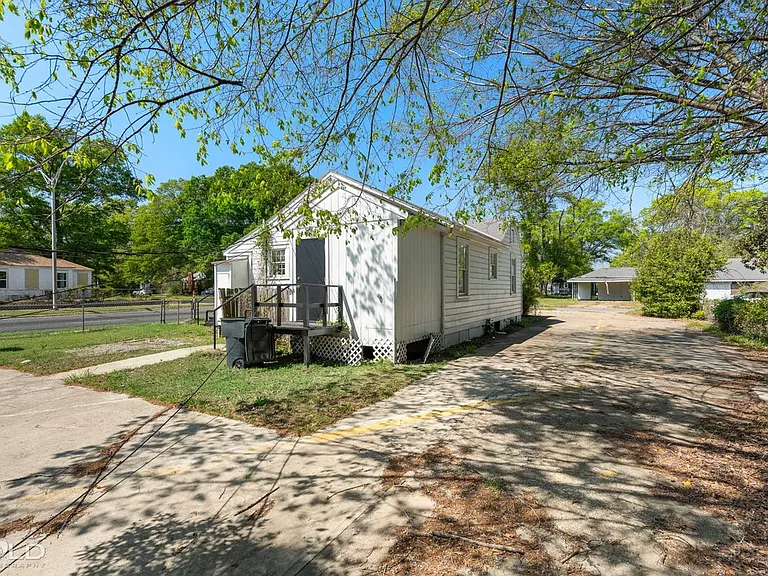 2661 Murray St — Photo 4