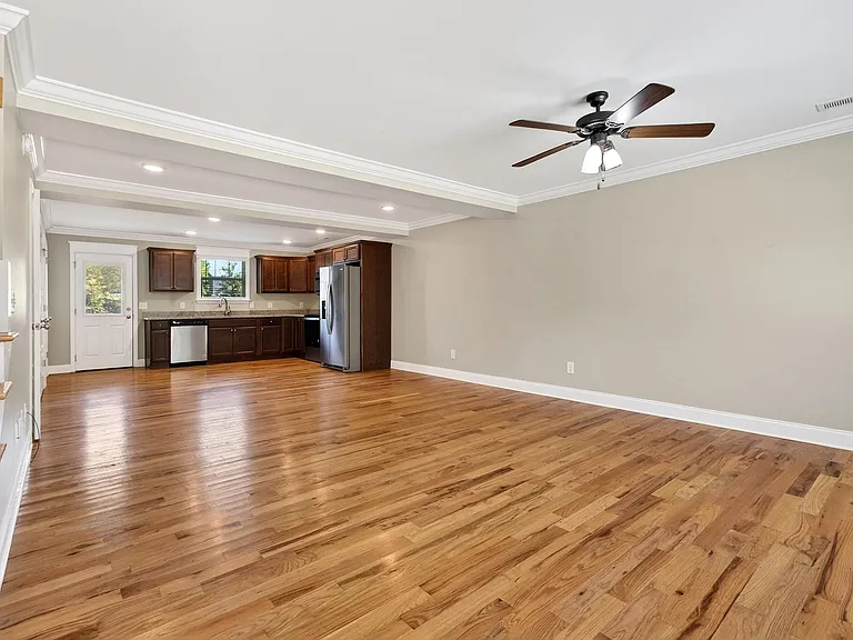 2297 Shady Ln NE — Photo 7