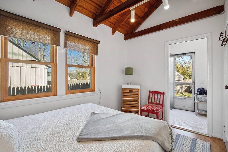 saginapino 中古 56 Pine Neck Ave, Sag Harbor, NY 11963 | Out East