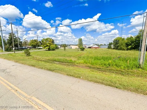 Wilson Rock Rd, Muldrow, OK 74948