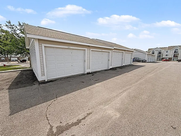 Black Sand Apartment Homes — Photo 39