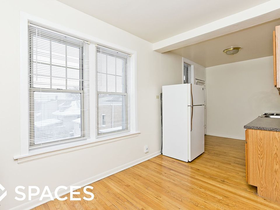 1st image of 4846 W Wrightwood Ave #C2a