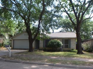 619 McKown Dr, Mansfield, TX 76063