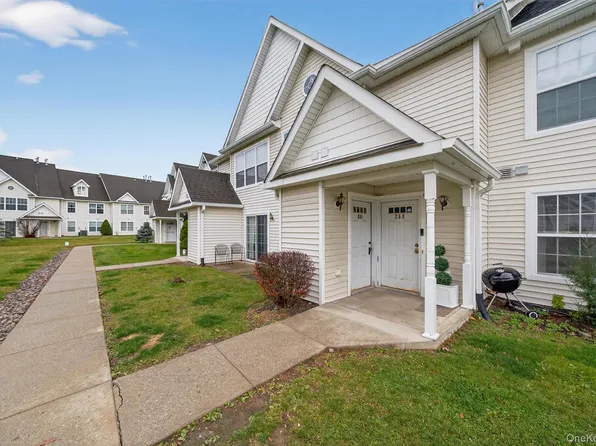 261 Ruth Ct, Middletown, NY 10940