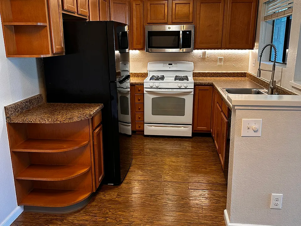 3416 Deerwood Ter #312