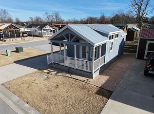 1811 S H St, Rogers, AR 72756