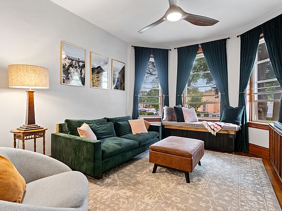 5th image of 3139 N Hamlin Ave #1