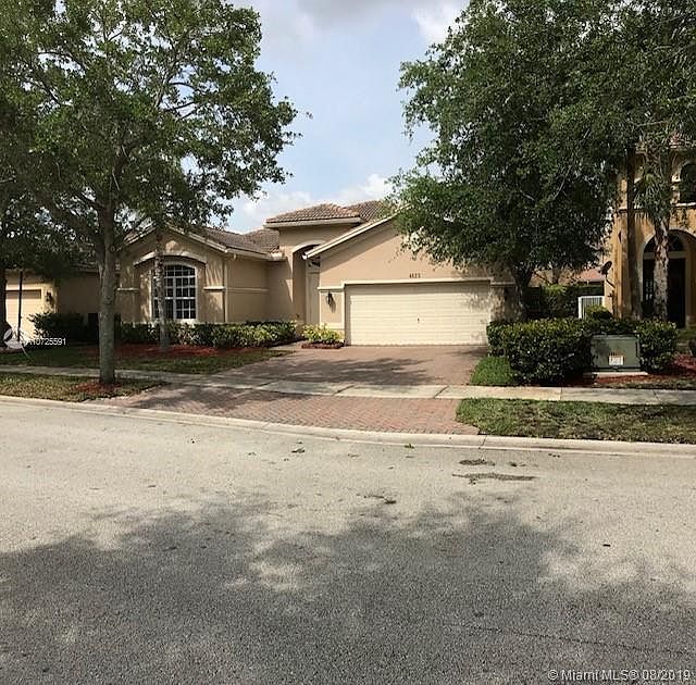 1st image of 4423 Laurel Pl