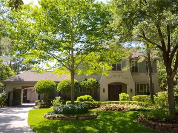 11 Mirror Ridge Dr, Spring, TX 77382