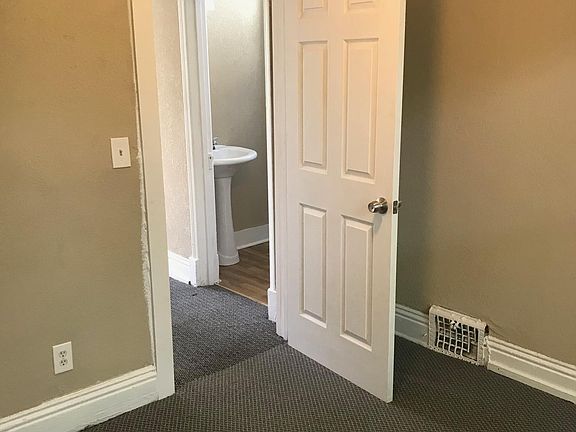 2nd image of 4507 Tracy Ave