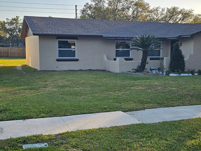 908 Field St — Photo 4
