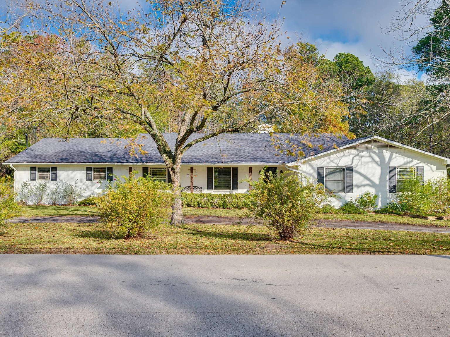 5 bed, 2630 sqft, $3,150 — Photo 1