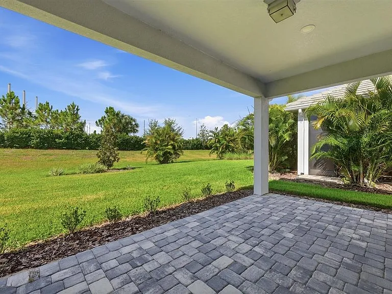 8113 Sternway Rd — Photo 28