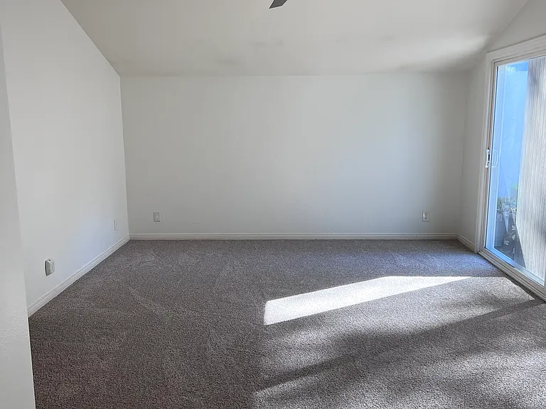 18 Eastlake — Photo 16