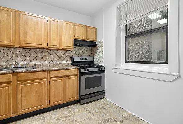 Sold by Property Realms LLC | media 7