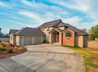 2386 Robertson Crst, Grants Pass, OR 97527