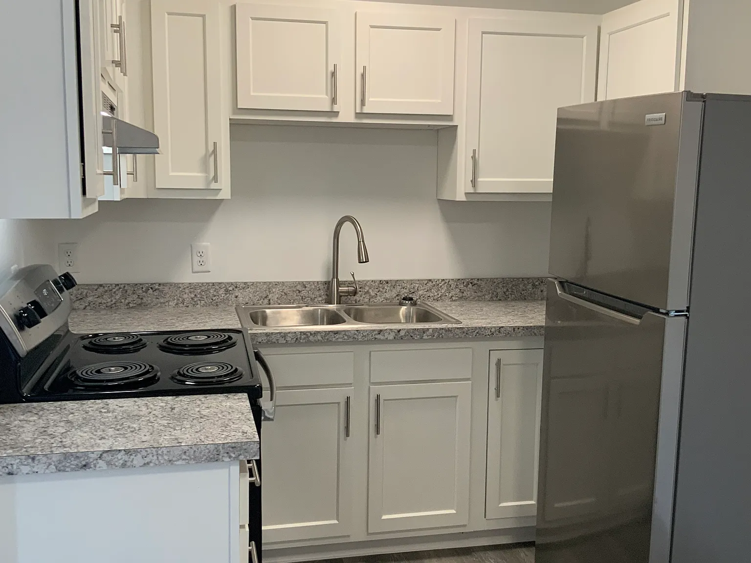 2 bed, 945 sqft, $875 — Photo 2