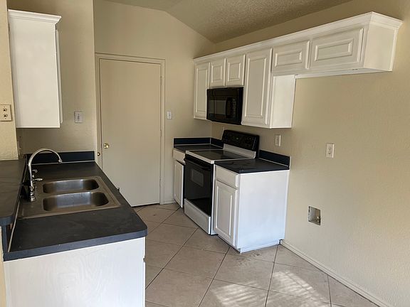 4th image of 4106 Colebrook Trl