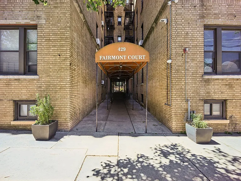 429 Fairmount Ave #104 — Photo 16