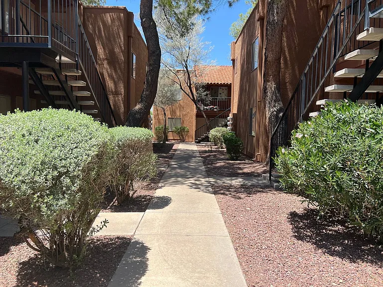 Acacia Gardens — Photo 31
