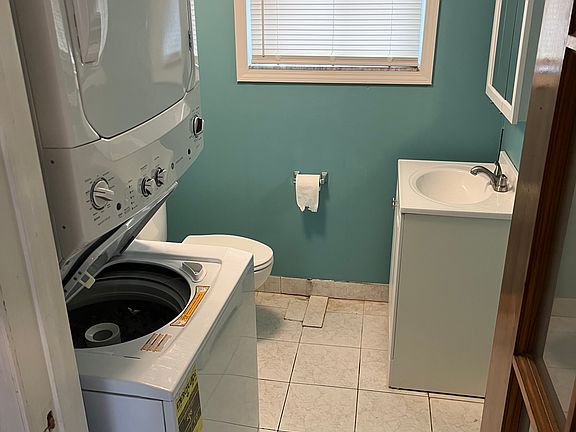 5th image of 47 Marshall St