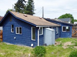 611 W 9th St, Port Angeles, WA 98362