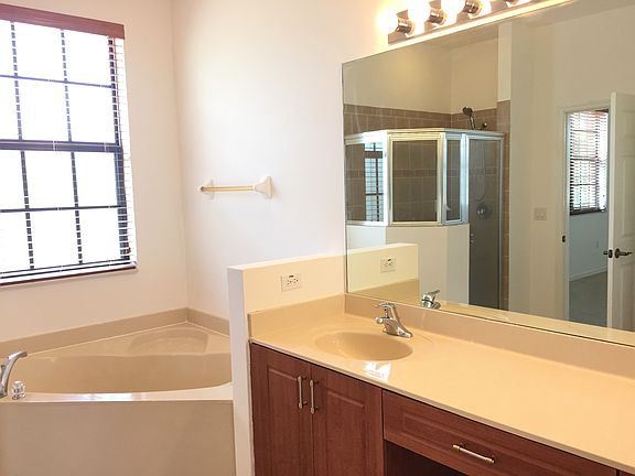 4th image of 7626 Bristol Cir