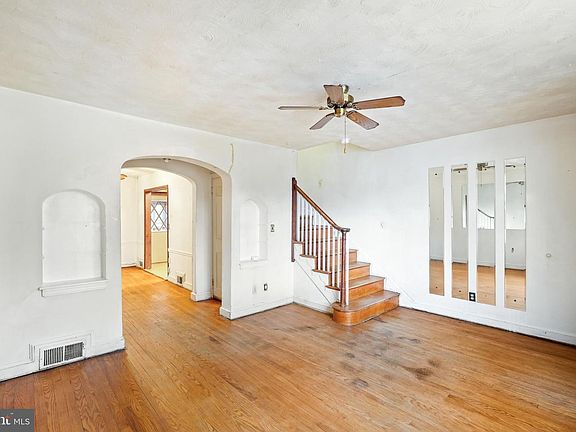 4th image of 46 Allison St NE