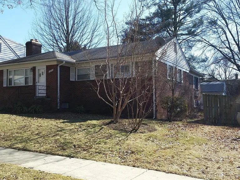 Front of 5014 Flanders
