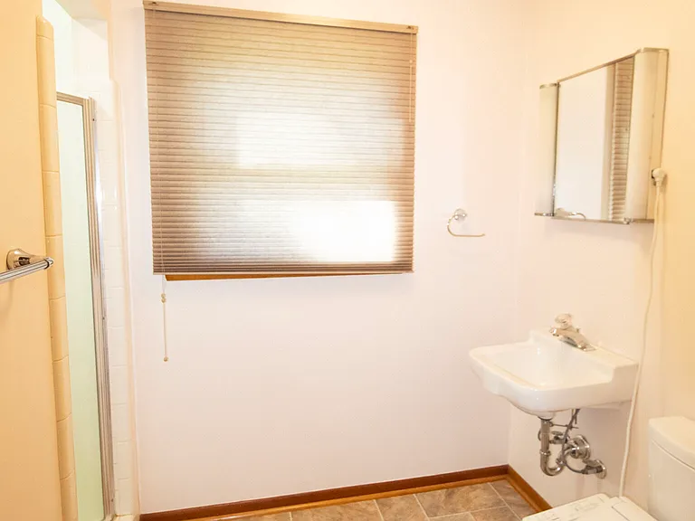 111 Ashley Ln — Photo 16