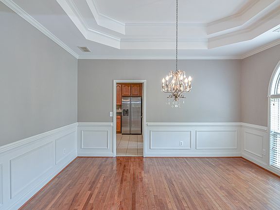 4th image of 286 Woodridge Dr