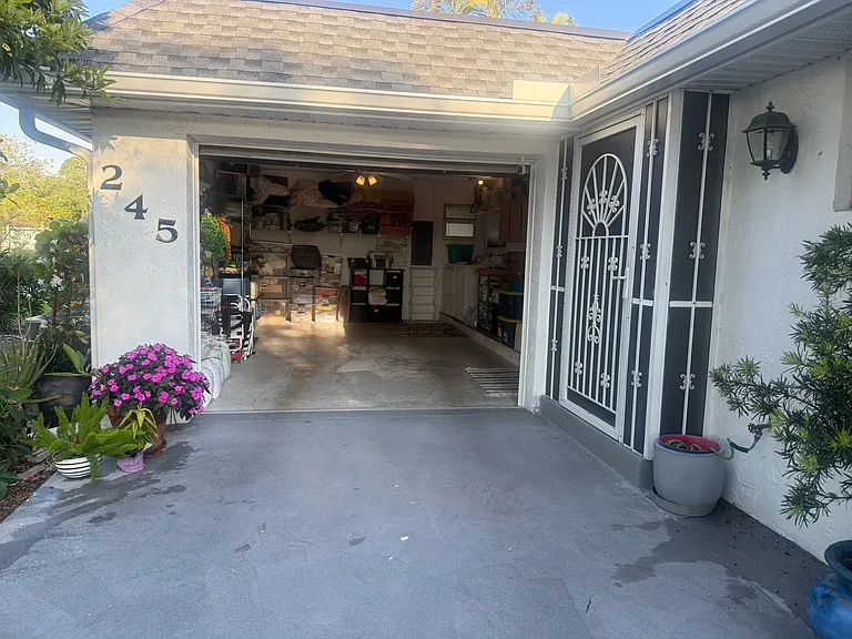 245 Lanchester Ct — Photo 28